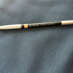 Glo minerals precision eye pencil